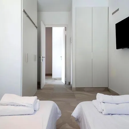 ヴィラ For 8 Persons In