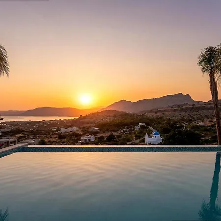 ヴィラ For 8 Persons In