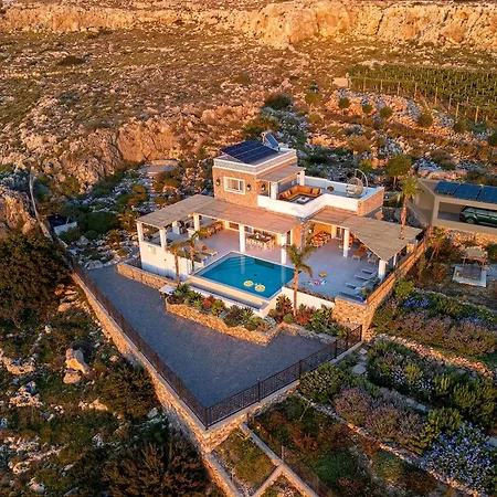 For 8 Persons In ヴィラ