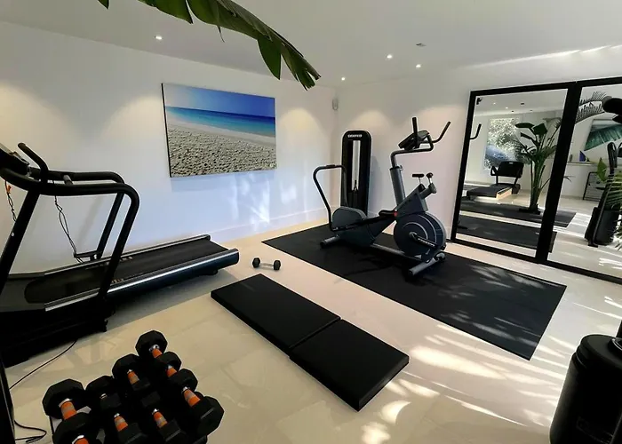 ヴィラ For 8 Persons In リンドス